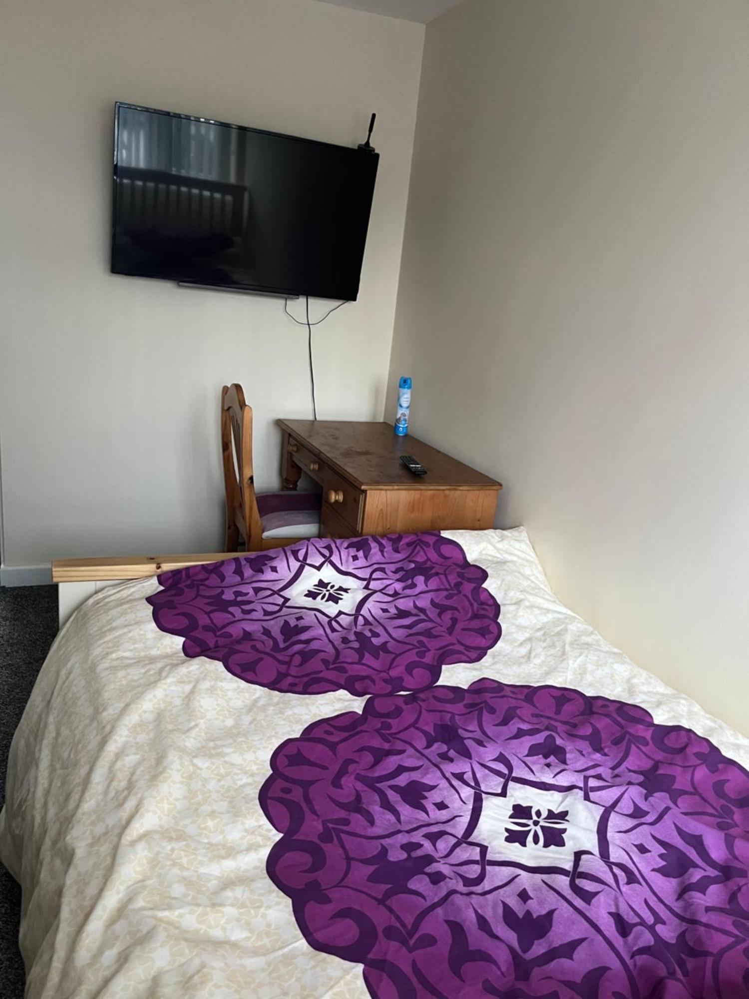 Self Contained Room, En-Suite With Separate Lockable Front Door, Located In An Exclusive Area Wednesbury Εξωτερικό φωτογραφία