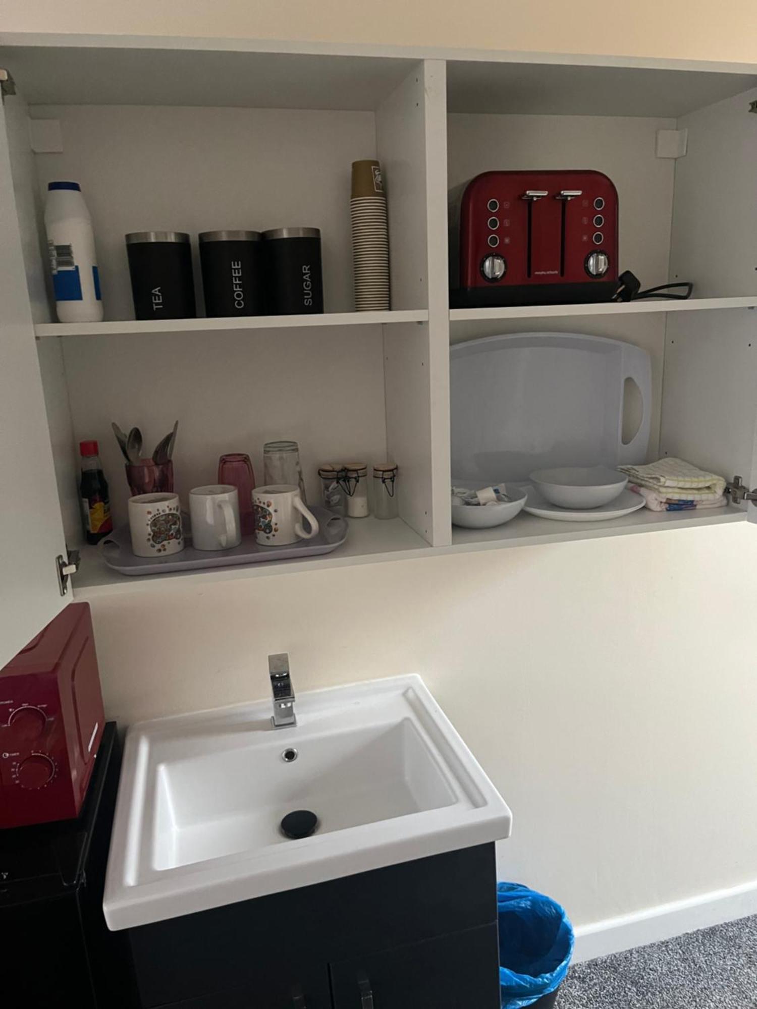 Self Contained Room, En-Suite With Separate Lockable Front Door, Located In An Exclusive Area Wednesbury Εξωτερικό φωτογραφία